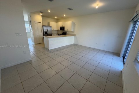 Casa en alquiler en Miami, Florida, 3 dormitorios, 143.53 m2 № 2055437 - foto 9