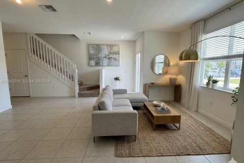 Casa en alquiler en Miami, Florida, 3 dormitorios, 143.53 m2 № 2055437 - foto 4