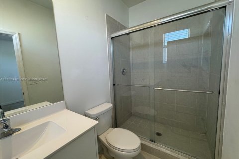 Casa en alquiler en Miami, Florida, 3 dormitorios, 143.53 m2 № 2055437 - foto 25