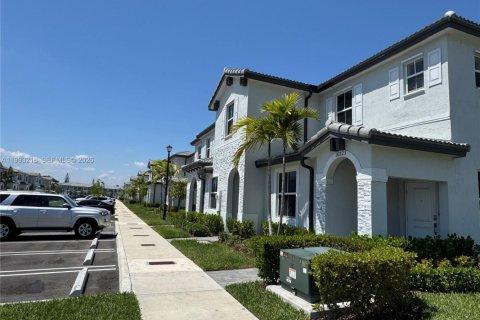 Casa en alquiler en Miami, Florida, 3 dormitorios, 143.53 m2 № 2055437 - foto 28