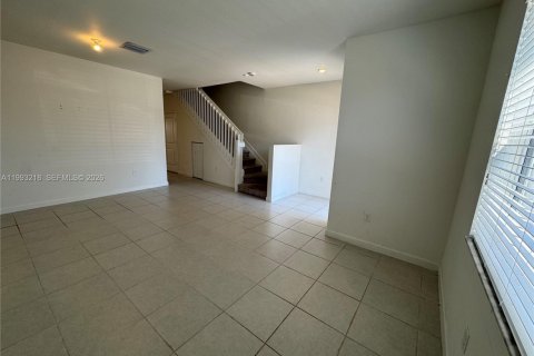 Casa en alquiler en Miami, Florida, 3 dormitorios, 143.53 m2 № 2055437 - foto 5