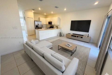 Casa en alquiler en Miami, Florida, 3 dormitorios, 143.53 m2 № 2055437 - foto 8