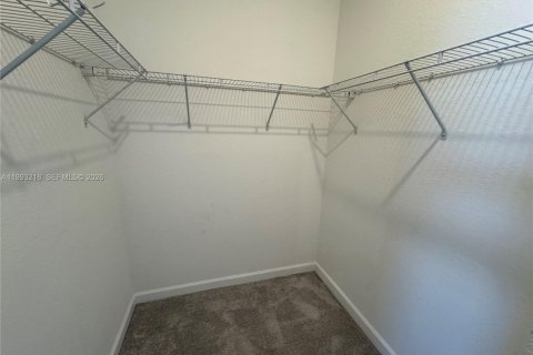 Casa en alquiler en Miami, Florida, 3 dormitorios, 143.53 m2 № 2055437 - foto 26