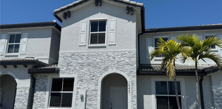 Casa en Miami, Florida 3 dormitorios, 143.53 m2 № 2055437