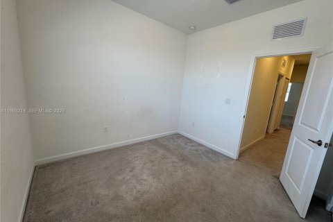 Casa en alquiler en Miami, Florida, 3 dormitorios, 143.53 m2 № 2055437 - foto 19