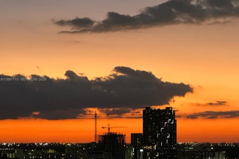 Снять в аренду кондоминиум в Майами, Флорида 2 спальни, 78.5м2, № 2059482 - фото 9