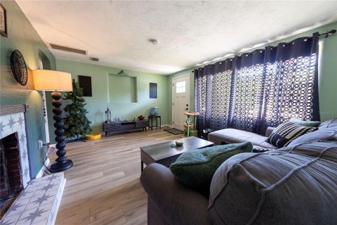 House in Edgewater, Florida 4 bedrooms, 111.48 sq.m. № 1853904 - photo 10