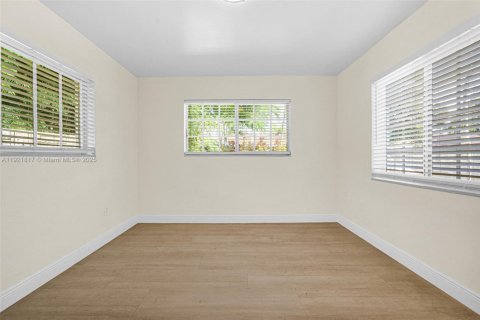 Villa ou maison à vendre à Miami, Floride: 3 chambres, 136.38 m2 № 1975964 - photo 24