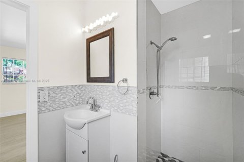 Villa ou maison à vendre à Miami, Floride: 3 chambres, 136.38 m2 № 1975964 - photo 23