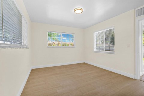 Villa ou maison à vendre à Miami, Floride: 3 chambres, 136.38 m2 № 1975964 - photo 20