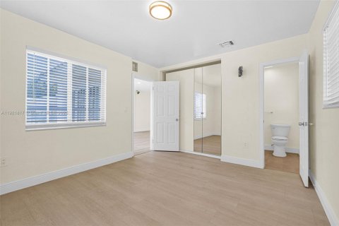 Villa ou maison à vendre à Miami, Floride: 3 chambres, 136.38 m2 № 1975964 - photo 19