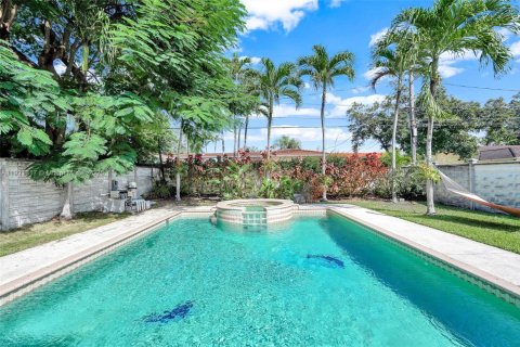 Villa ou maison à vendre à Miami, Floride: 3 chambres, 136.38 m2 № 1975964 - photo 3
