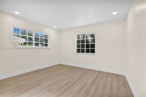 Villa ou maison à vendre à Miami, Floride: 3 chambres, 136.38 m2 № 1975964 - photo 26