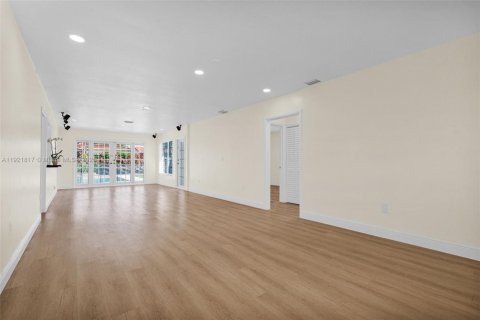 Villa ou maison à vendre à Miami, Floride: 3 chambres, 136.38 m2 № 1975964 - photo 5