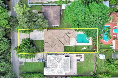 Villa ou maison à vendre à Miami, Floride: 3 chambres, 136.38 m2 № 1975964 - photo 2