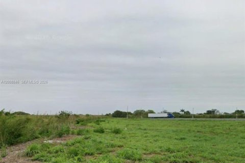 Immobilier commercial à South Bay, Floride № 2090941
