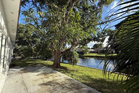 Купить виллу или дом в Лодердейл-Лейкс, Флорида 2 спальни, 120.31м2, № 1992016 - фото 20