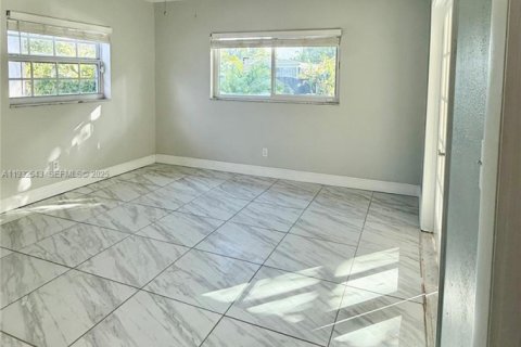 Купить виллу или дом в Лодердейл-Лейкс, Флорида 2 спальни, 120.31м2, № 1992016 - фото 11