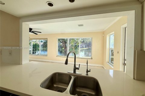 Купить виллу или дом в Лодердейл-Лейкс, Флорида 2 спальни, 120.31м2, № 1992016 - фото 8