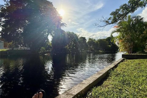 Купить виллу или дом в Лодердейл-Лейкс, Флорида 2 спальни, 120.31м2, № 1992016 - фото 1