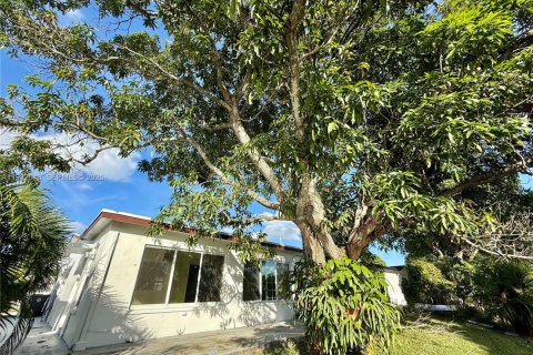 Купить виллу или дом в Лодердейл-Лейкс, Флорида 2 спальни, 120.31м2, № 1992016 - фото 27