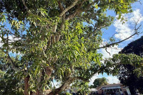 Купить виллу или дом в Лодердейл-Лейкс, Флорида 2 спальни, 120.31м2, № 1992016 - фото 28