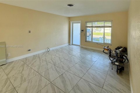 Купить виллу или дом в Лодердейл-Лейкс, Флорида 2 спальни, 120.31м2, № 1992016 - фото 5