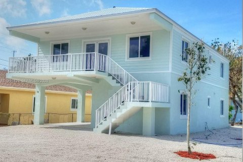 Townhouse in Key Largo, Florida 2 bedrooms, 128.21 sq.m. № 2052544