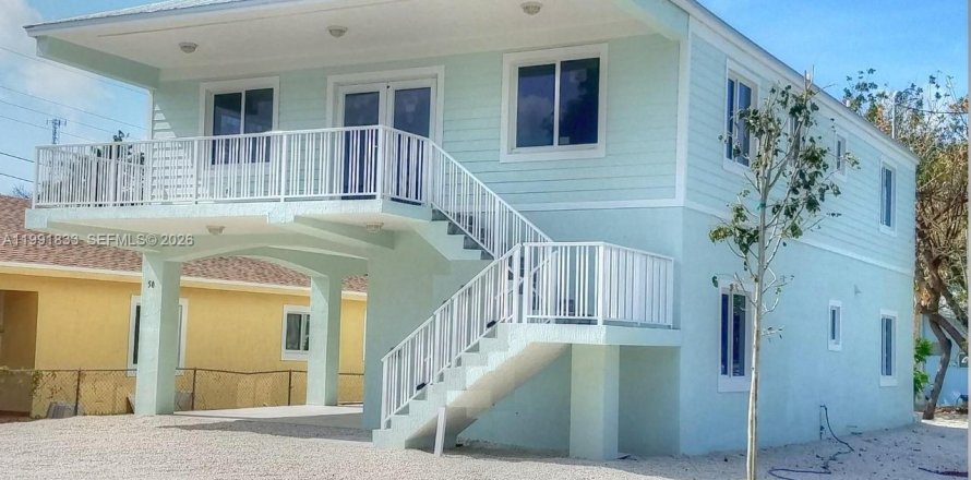 Townhouse in Key Largo, Florida 2 bedrooms, 128.21 sq.m. № 2052544