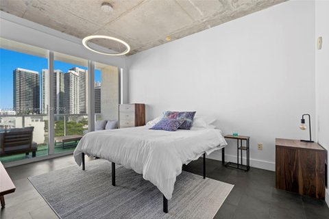 Condo in Miami, Florida, 2 bedrooms  № 1855274 - photo 13