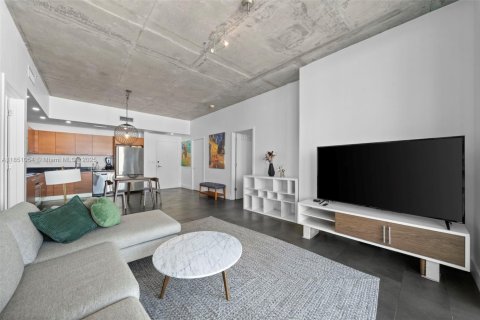 Condo in Miami, Florida, 2 bedrooms  № 1855274 - photo 11