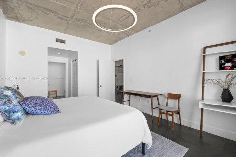 Condo in Miami, Florida, 2 bedrooms  № 1855274 - photo 15