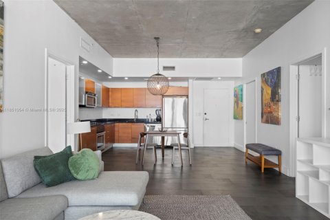 Condo in Miami, Florida, 2 bedrooms  № 1855274 - photo 10