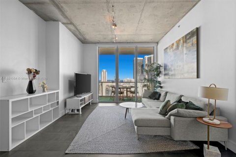 Condo in Miami, Florida, 2 bedrooms  № 1855274 - photo 5