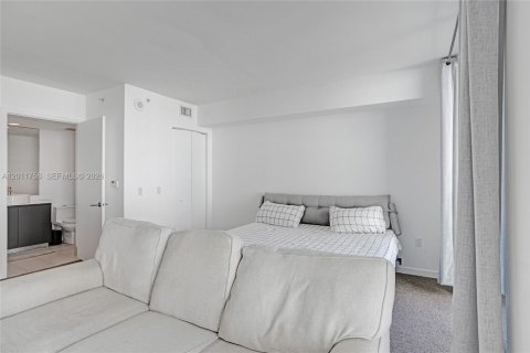 Condo in Miami, Florida  № 2075401 - photo 16