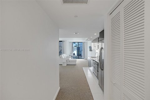 Condo in Miami, Florida  № 2075401 - photo 11
