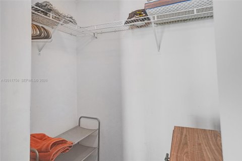 Condo in Miami, Florida  № 2075401 - photo 18