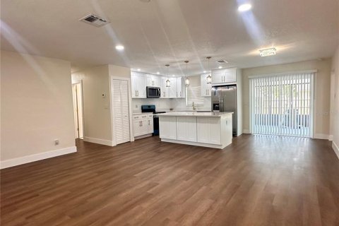 House in Lutz, Florida 3 bedrooms, 112.78 sq.m. № 2232512 - photo 20