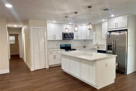 House in Lutz, Florida 3 bedrooms, 112.78 sq.m. № 2232512 - photo 21