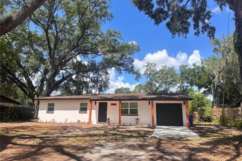 House in Lutz, Florida 3 bedrooms, 112.78 sq.m. № 2232512