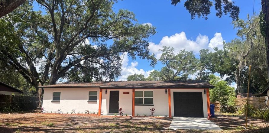 House in Lutz, Florida 3 bedrooms, 112.78 sq.m. № 2232512