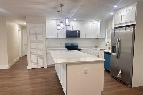 House in Lutz, Florida 3 bedrooms, 112.78 sq.m. № 2232512 - photo 23