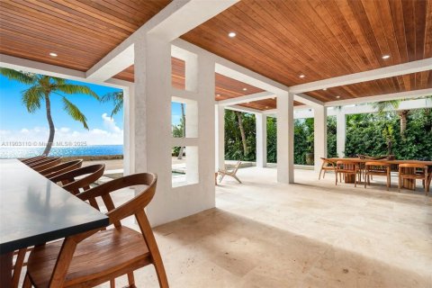 House in Key Largo, Florida 3 bedrooms, 233.28 sq.m. № 1954923 - photo 13