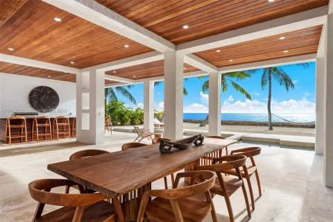 House in Key Largo, Florida 3 bedrooms, 233.28 sq.m. № 1954923 - photo 14