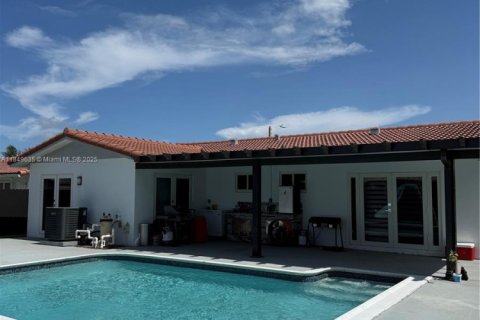 Casa en venta en Sweetwater, Florida, 4 dormitorios, 157.47 m2 № 1857472 - foto 5