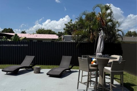 Casa en venta en Sweetwater, Florida, 4 dormitorios, 157.47 m2 № 1857472 - foto 4