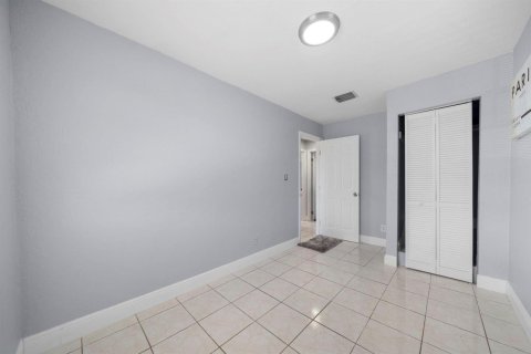 Touwnhouse à louer à Miami Gardens, Floride: 3 chambres, 117.06 m2 № 2242865 - photo 12