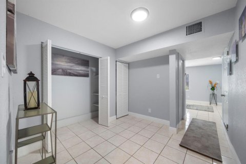 Touwnhouse à louer à Miami Gardens, Floride: 3 chambres, 117.06 m2 № 2242865 - photo 23