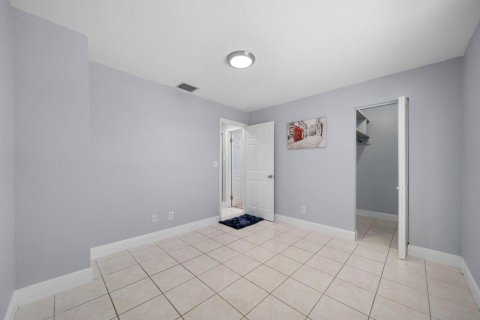 Touwnhouse à louer à Miami Gardens, Floride: 3 chambres, 117.06 m2 № 2242865 - photo 13