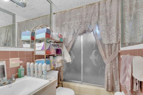 Купить виллу или дом в Форт-Лодердейл, Флорида 2 спальни, 148.46м2, № 1890176 - фото 15